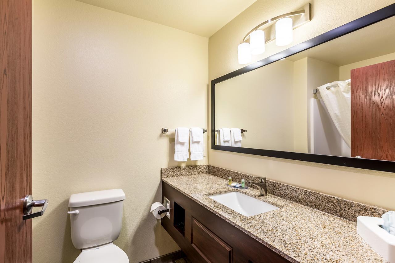 Cobblestone Hotel & Suites Hartford المظهر الخارجي الصورة