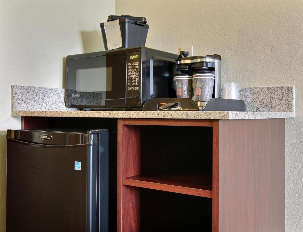 Cobblestone Hotel & Suites Hartford المظهر الخارجي الصورة